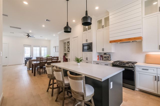 2017 Lou Ellen Lane B, Houston, TX 77018