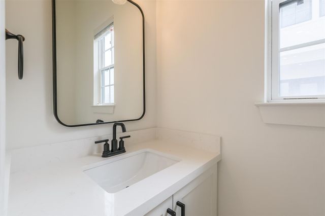 2017 Lou Ellen Lane B, Houston, TX 77018