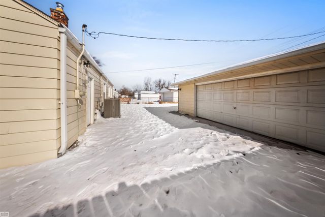 26710 Lehner Street, Roseville, MI 48066