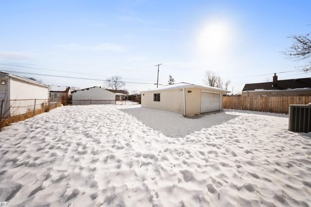 26710 Lehner Street, Roseville, MI 48066