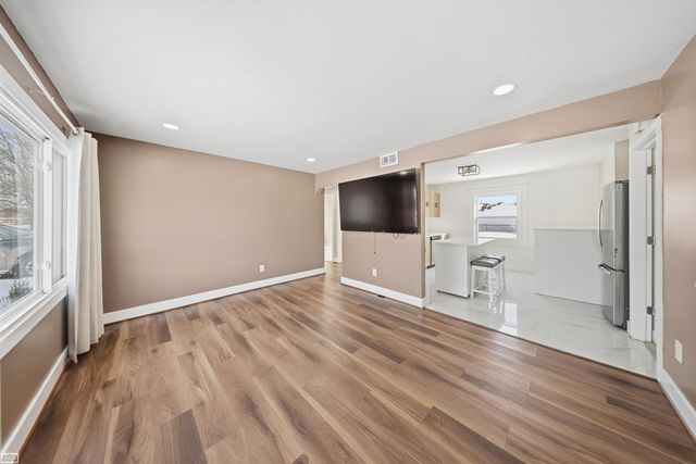 26710 Lehner Street, Roseville, MI 48066