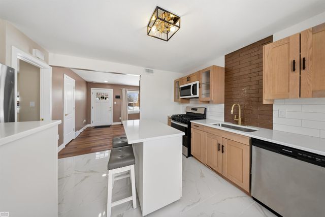 26710 Lehner Street, Roseville, MI 48066