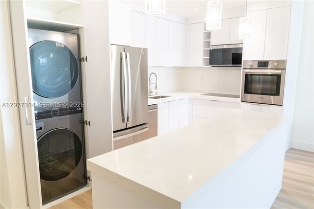 19390 Collins Ave PH-24, Sunny Isles Beach, FL 33160