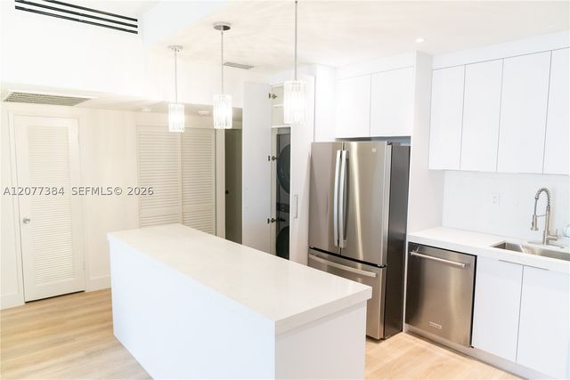 19390 Collins Ave PH-24, Sunny Isles Beach, FL 33160