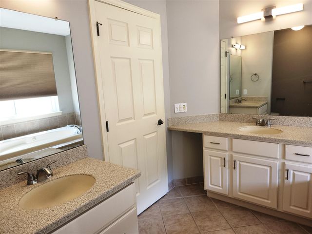 6501 Wisteria Trace, Ann Arbor, MI 48103