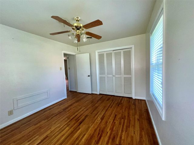 1421 N 9th Street, Midlothian, TX 76065