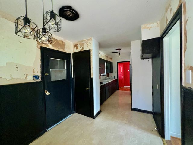 1421 N 9th Street, Midlothian, TX 76065