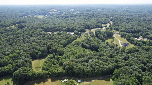 4370 Old Metal Rd, Palmyra, TN 37142