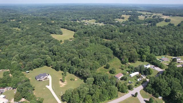 4370 Old Metal Rd, Palmyra, TN 37142