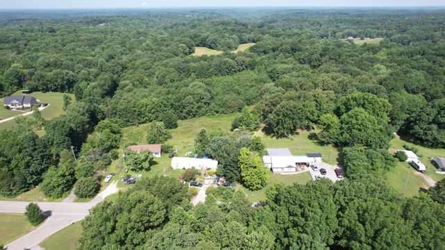 4370 Old Metal Rd, Palmyra, TN 37142