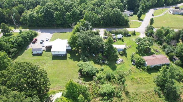 4370 Old Metal Rd, Palmyra, TN 37142