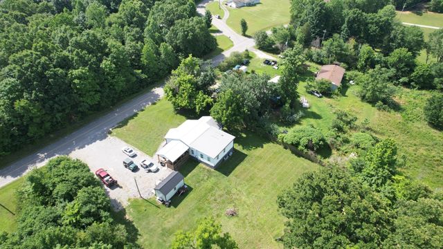 4370 Old Metal Rd, Palmyra, TN 37142