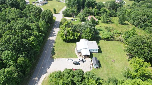4370 Old Metal Rd, Palmyra, TN 37142