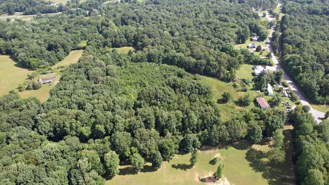 4370 Old Metal Rd, Palmyra, TN 37142