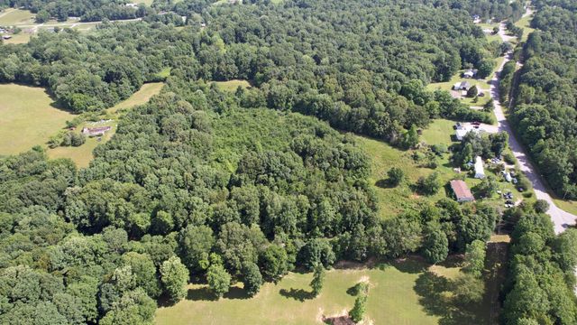 4370 Old Metal Rd, Palmyra, TN 37142