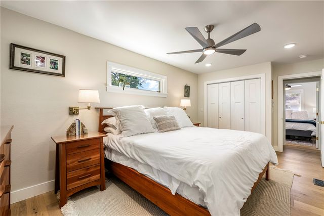 2004 Oakwood Avenue, Bentonville, AR 72712