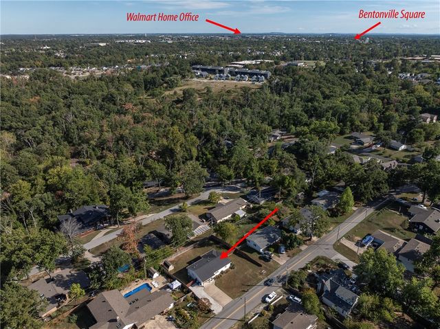 2004 Oakwood Avenue, Bentonville, AR 72712