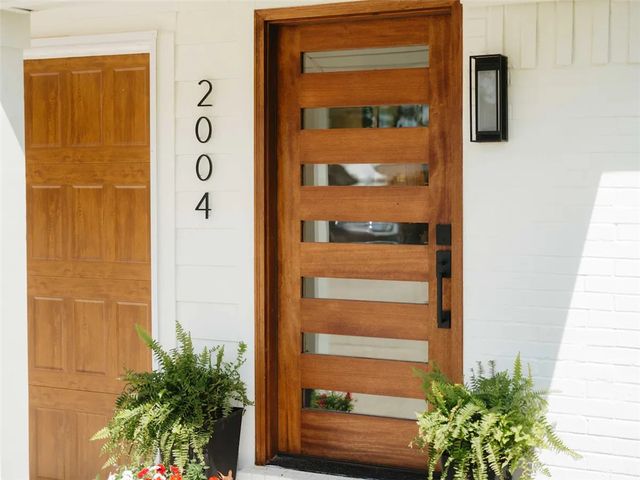 2004 Oakwood Avenue, Bentonville, AR 72712