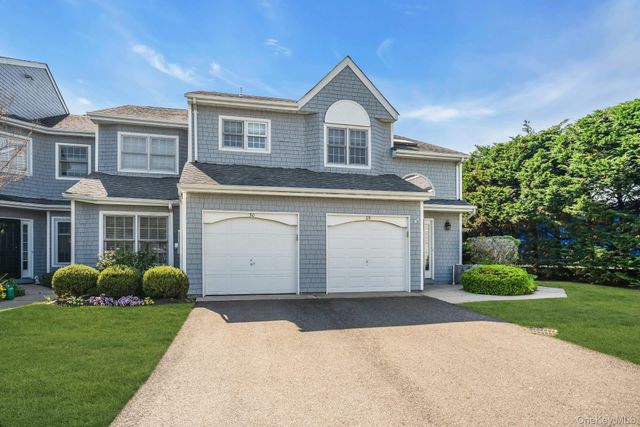 30 Lakebridge Drive S, Kings Park, NY 11754