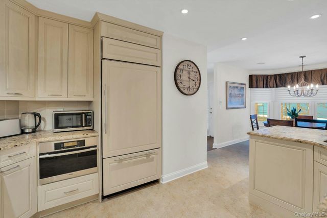 30 Lakebridge Drive S, Kings Park, NY 11754