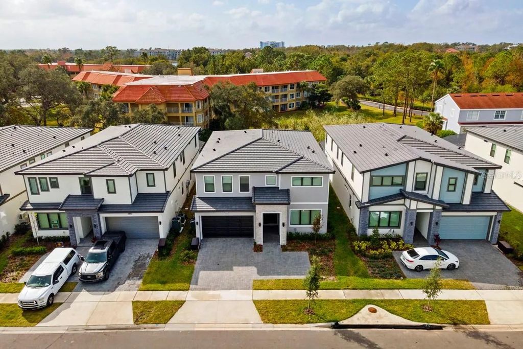 Image 2 of property listing at 5803 HIGH SEAS DRIVE, Orlando, FL 32821