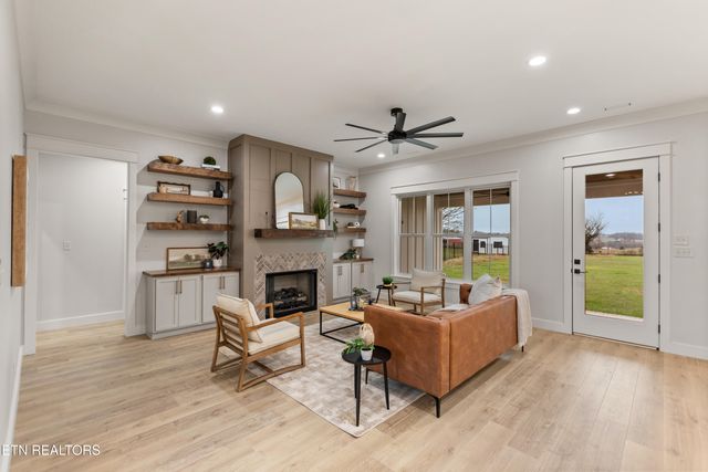 927 Herbert Drive, Greenback, TN 37742