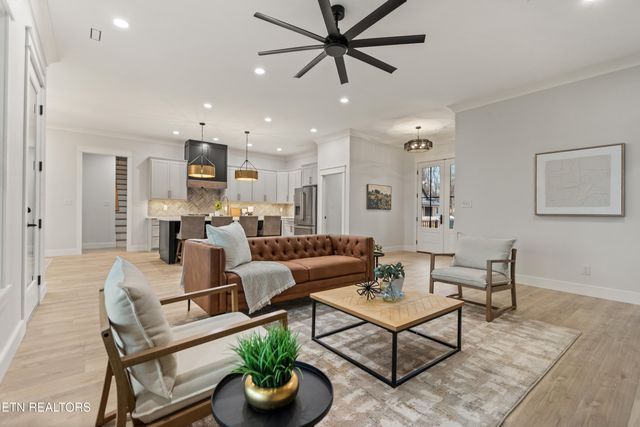 927 Herbert Drive, Greenback, TN 37742