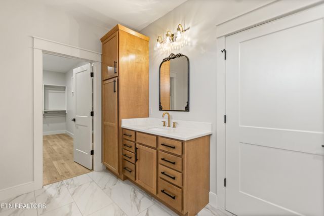 927 Herbert Drive, Greenback, TN 37742