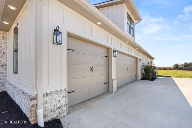 927 Herbert Drive, Greenback, TN 37742