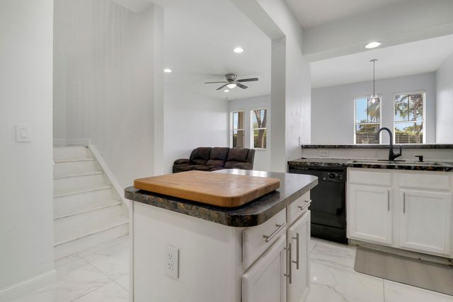 880 Millbrae Court 3, West Palm Beach, FL 33401
