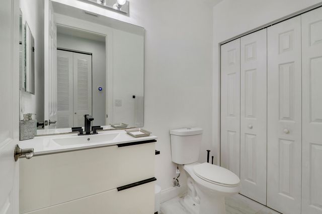 880 Millbrae Court 3, West Palm Beach, FL 33401