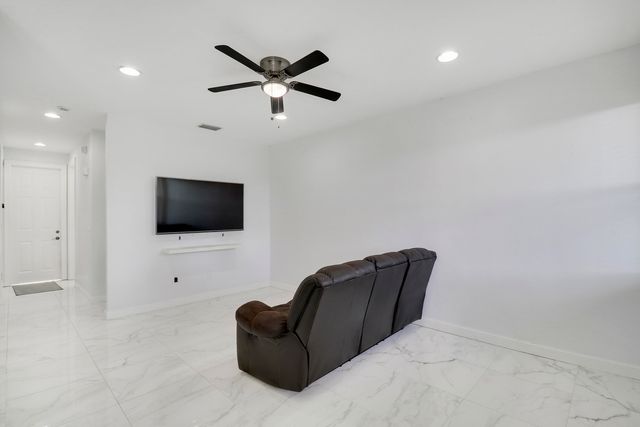 880 Millbrae Court 3, West Palm Beach, FL 33401