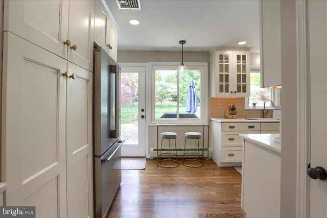 1365 SUNSET DR, Lancaster, PA 17601