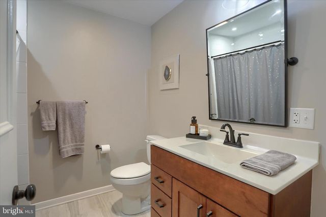 1365 SUNSET DR, Lancaster, PA 17601