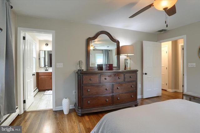 1365 SUNSET DR, Lancaster, PA 17601