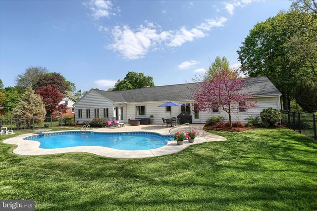1365 SUNSET DR, Lancaster, PA 17601