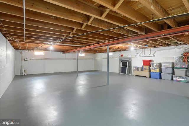 1365 SUNSET DR, Lancaster, PA 17601