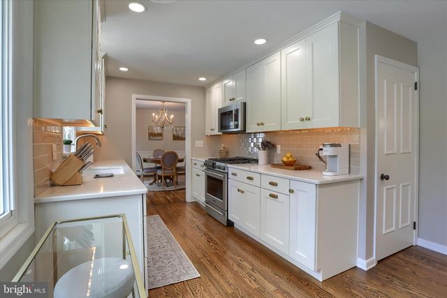 1365 SUNSET DR, Lancaster, PA 17601