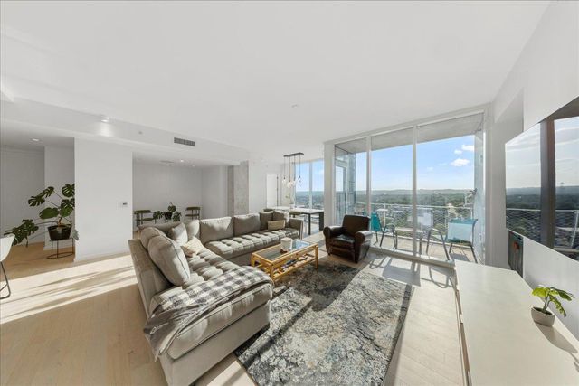 313 W 17th ST 1204, Austin, TX 78701