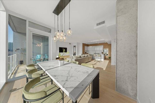 313 W 17th ST 1204, Austin, TX 78701