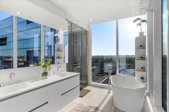 313 W 17th ST 1204, Austin, TX 78701