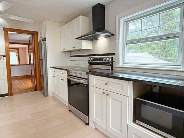 75-77 Dale St 77, Waltham, MA 02451