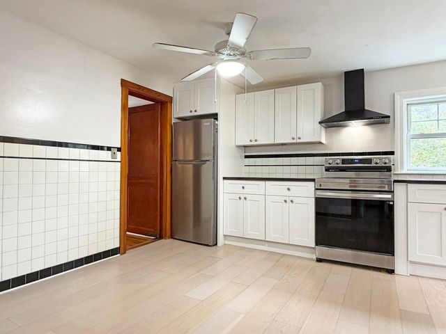 75-77 Dale St 77, Waltham, MA 02451