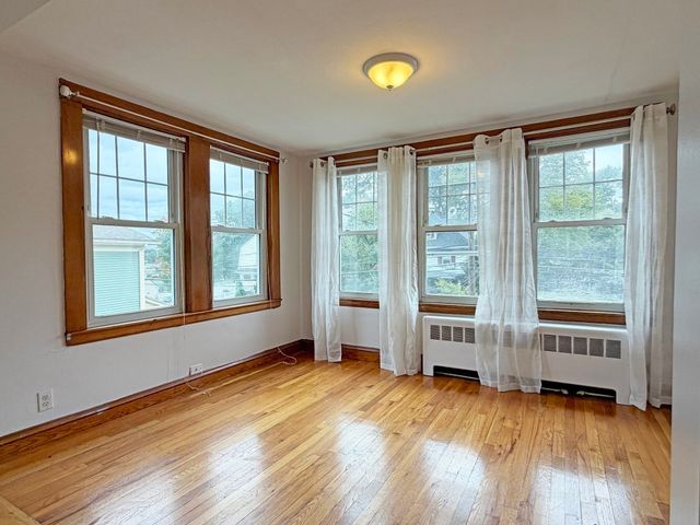 75-77 Dale St 77, Waltham, MA 02451