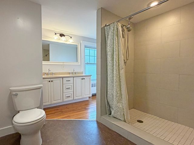 75-77 Dale St 77, Waltham, MA 02451