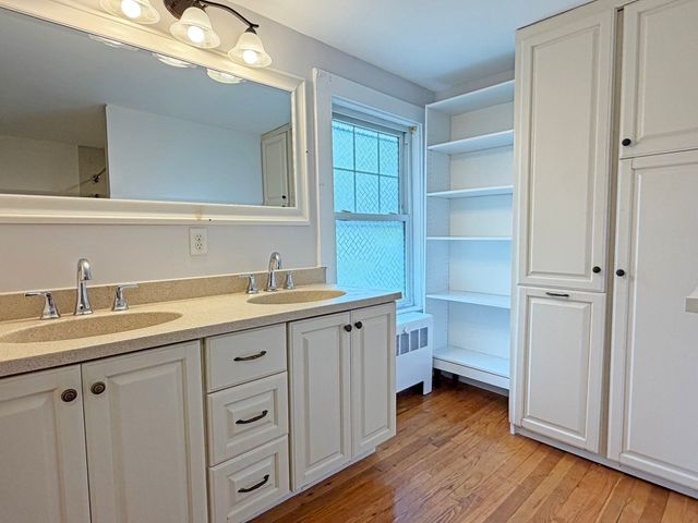 75-77 Dale St 77, Waltham, MA 02451