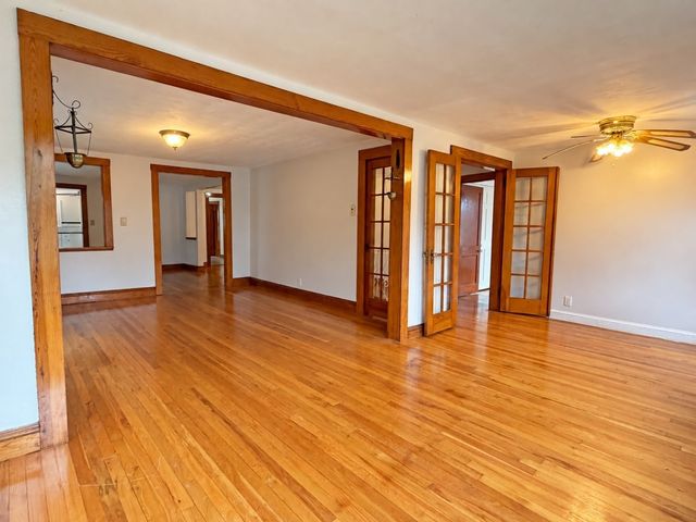 75-77 Dale St 77, Waltham, MA 02451