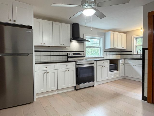 75-77 Dale St 77, Waltham, MA 02451