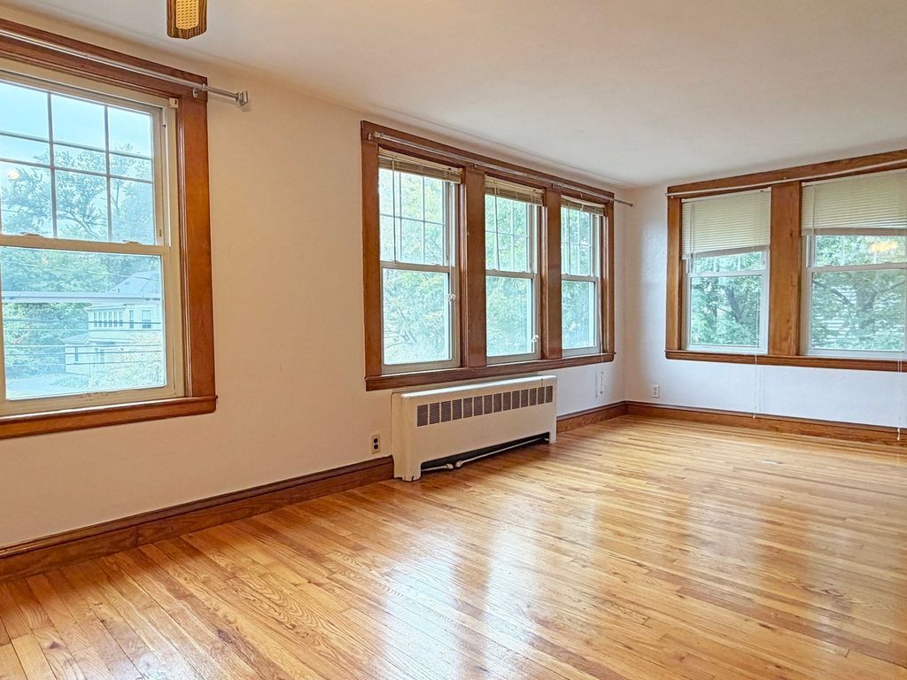 75-77 Dale St 77, Waltham, MA 02451