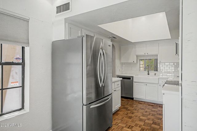 7318 E PALO VERDE Drive 11, Scottsdale, AZ 85250